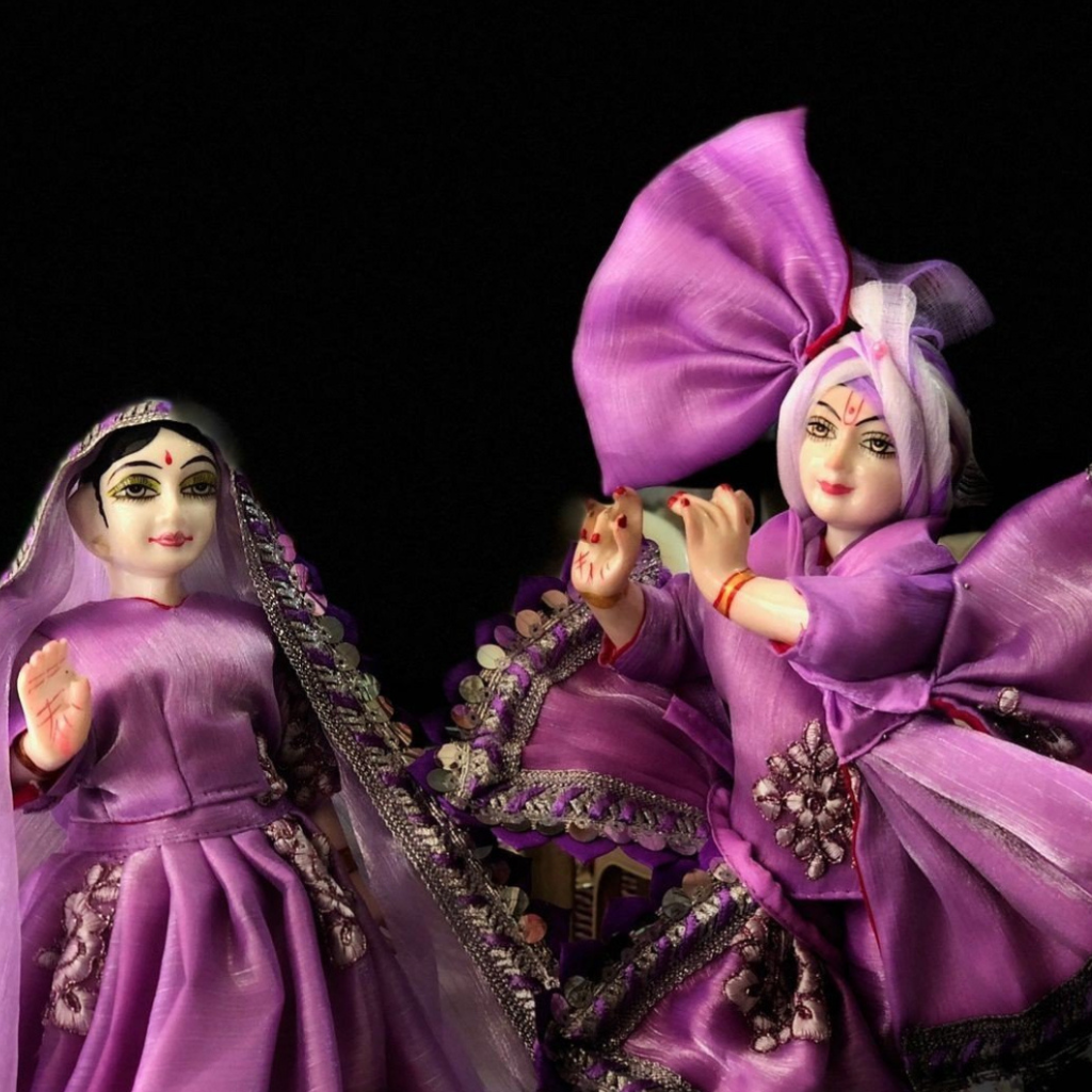 Elegant Radha Krishna Poshak Set – Traditional Divine Attire for Idols